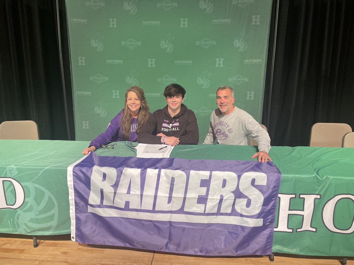 CoachGibbons40's tweet photo. Congrats to all of our Football Players on their College signing day! #FAMILY https://t.co/YoEHMaexbo