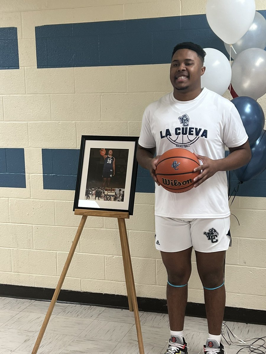 La Cueva Boys Basketball tweet media