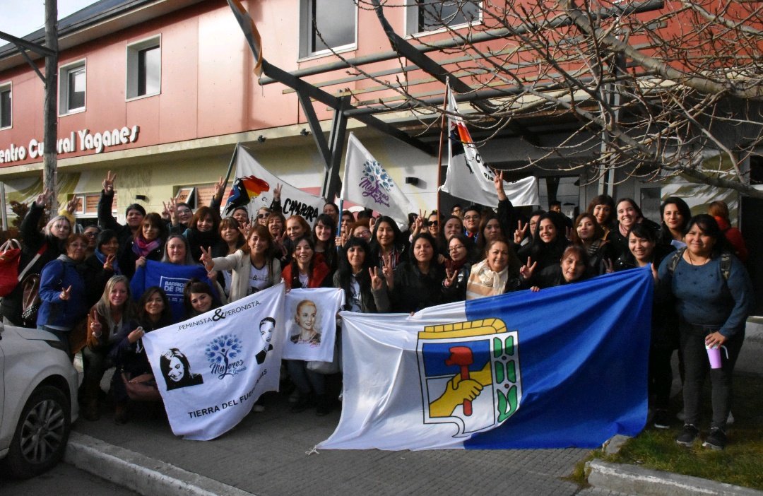 ericaveron1981's tweet photo. 💜11 de Mayo de 2022, día Histórico en la Ciudad de Río Grande, Hoy podemos Celebrar que Tenemos Paridad!! otra conquista de nosotras las mujeres, que seguimos avanzando.
Celebro la paridad, la democracia, y la lucha de las mujeres! #TenemosParidad💜✌
#ParidadSi✌💜 https://t.co/0ARHdZXuar