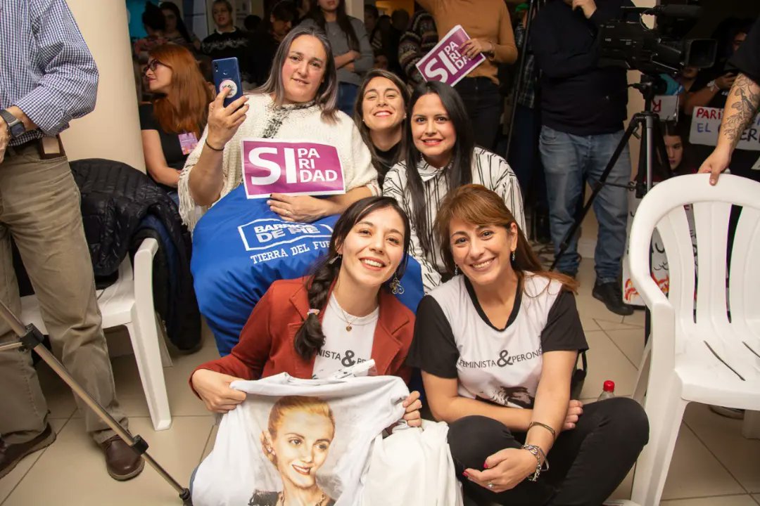 ericaveron1981's tweet photo. 💜11 de Mayo de 2022, día Histórico en la Ciudad de Río Grande, Hoy podemos Celebrar que Tenemos Paridad!! otra conquista de nosotras las mujeres, que seguimos avanzando.
Celebro la paridad, la democracia, y la lucha de las mujeres! #TenemosParidad💜✌
#ParidadSi✌💜 https://t.co/0ARHdZXuar