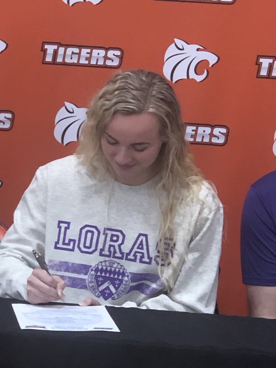 varneyksom's tweet photo. Signing day at GHS:  Sydney Kenkel to play basketball at Loras College https://t.co/Vn5iNWcrJw