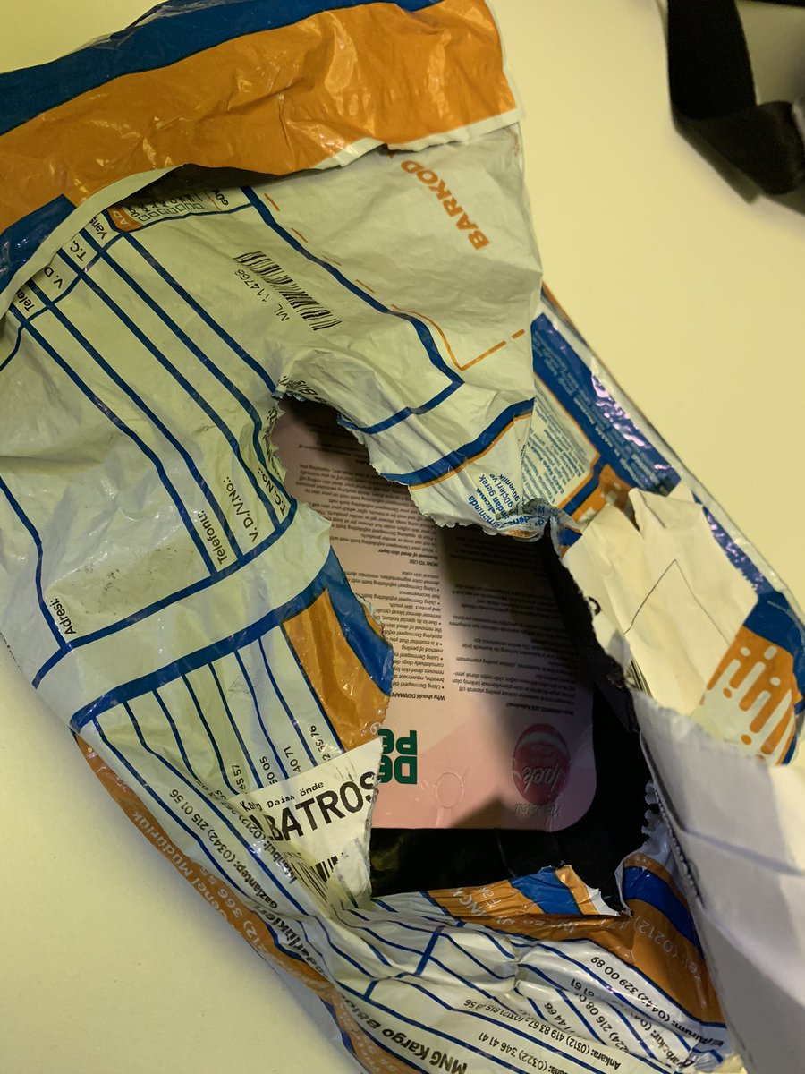 Siz kargo taşımacılığını kargoları parçalayıp apartman kapısına bırakmak sanıyorsunuz sanırım ? Bu nasıl bir rezalet pardon ? <a href="/mngkargo/">MNG Kargo</a> <a href="/MNGKargoDestek/">MNG Kargo Destek</a>