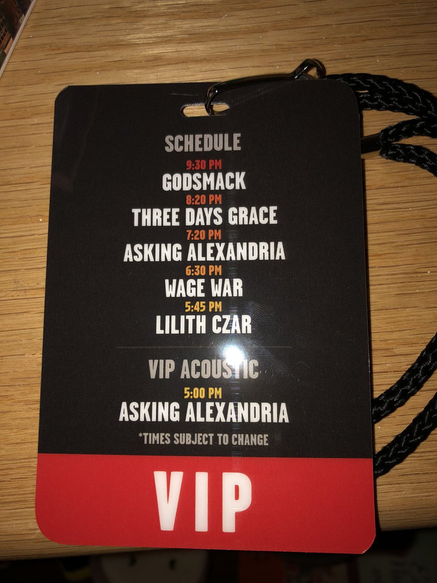 HowiesHotWings's tweet photo. Great show @godsmack !!!  Looking forward to your next visit to Minnesota!!! https://t.co/Y30WC62cqq