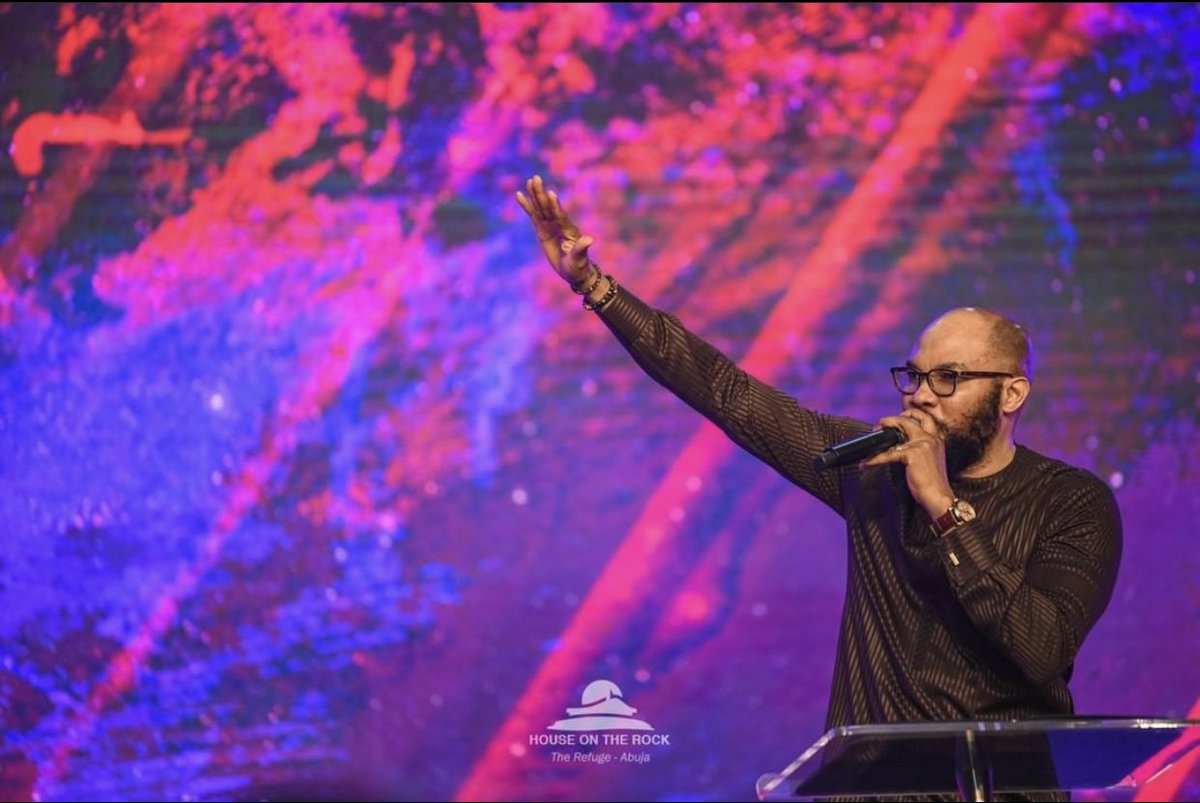 HOTRREFUGE's tweet photo. Transition with Pastor Uche Aigbe

To the one who covers us like no one else can, to you alone be all praise, to you alone be all glory.

Thank you Eternal God, We glorify you. Thank you for choosing to dwell amongst us tonight.

#HOTRRefuge
#HOTRService
#WordAliveService https://t.co/jvWvBszAjc