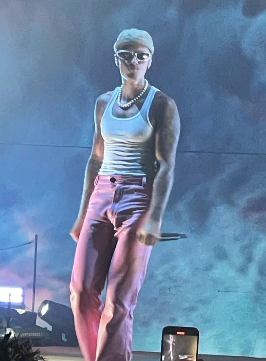 I saw <a href="/justinbieber/">Justin Bieber</a> on Monday. The photos and videos I was blessed to be able to record are amazing and I'll be re-living that night until further notice. 😭🤭❤️