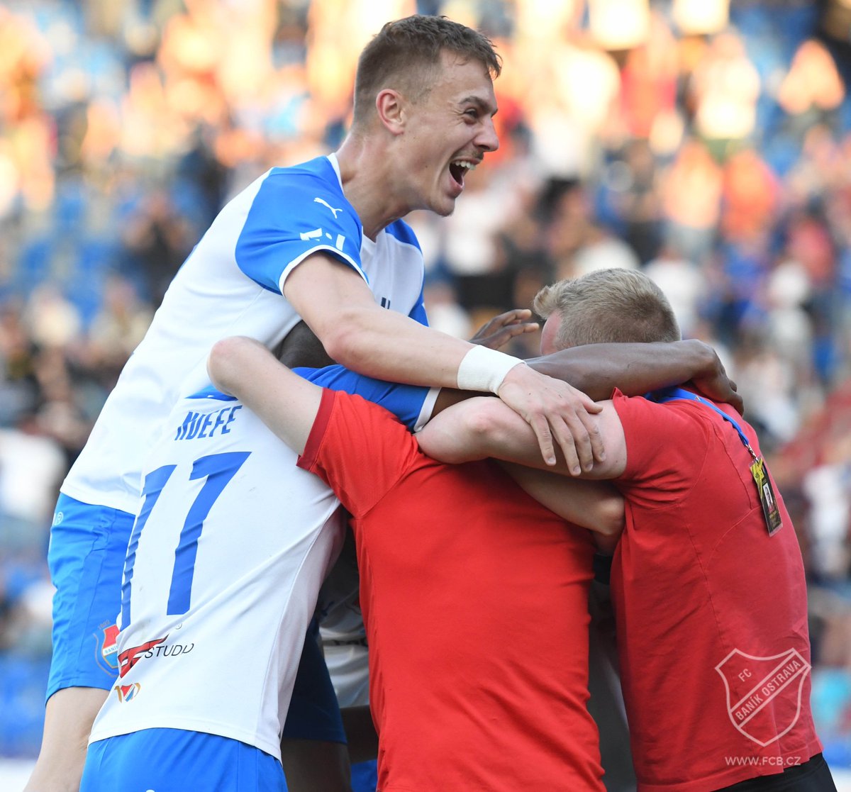 fcbanikostrava's tweet photo. 📸 FOTOGALERIE | #ovasla ➡️ https://t.co/fGSXjxJg24 https://t.co/LuAcRGOnHl