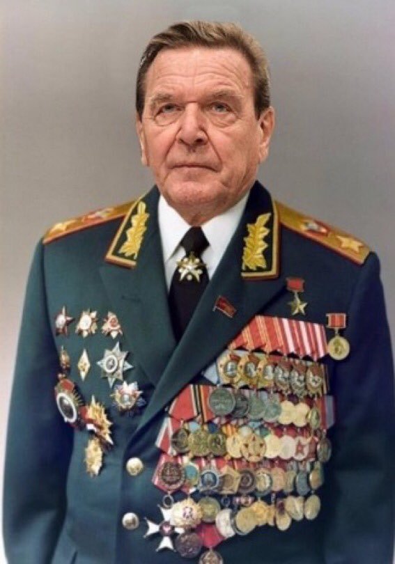 peterpeerpeter_'s tweet photo. @RadtkeMdEP @JulianRoepcke Oder über den spd-helden,  Gas-gerd https://t.co/SHFduwcLX5