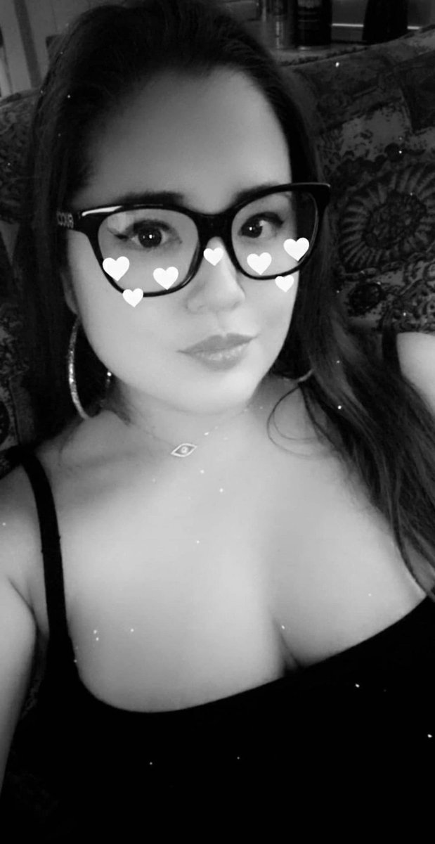 JustViolet420's tweet photo. #tb #stonergirl #blackframes #cutefilters #gucciframes https://t.co/XgaG0q36b3
