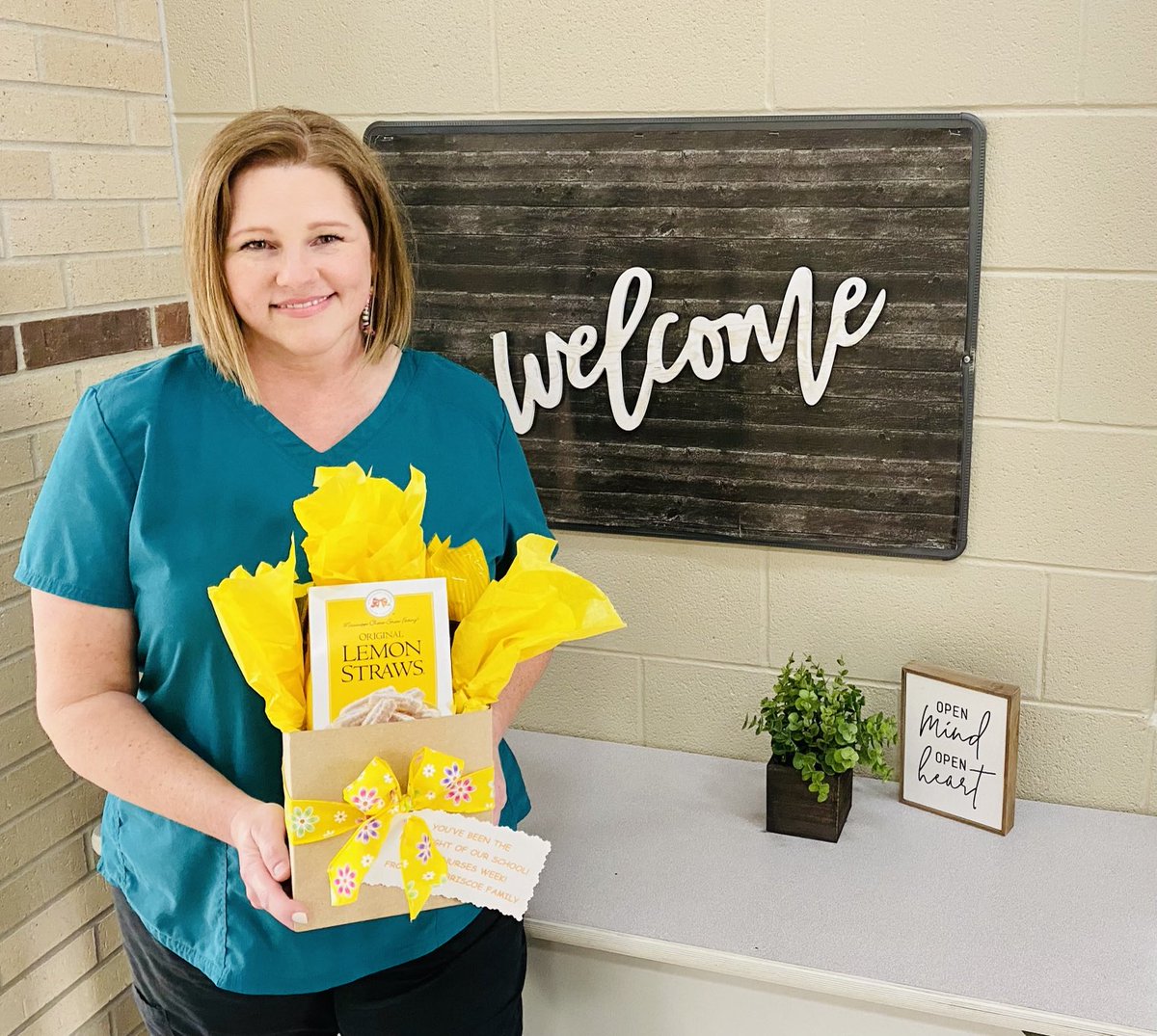 briscoe_eagles's tweet photo. When you need lemons turned into lemonade, this is your lady! Thank you for bringing some extra sunshine and sweetness to our campus, Nurse Walker! ☀️🍋#nursesweek https://t.co/R7c226KtU3