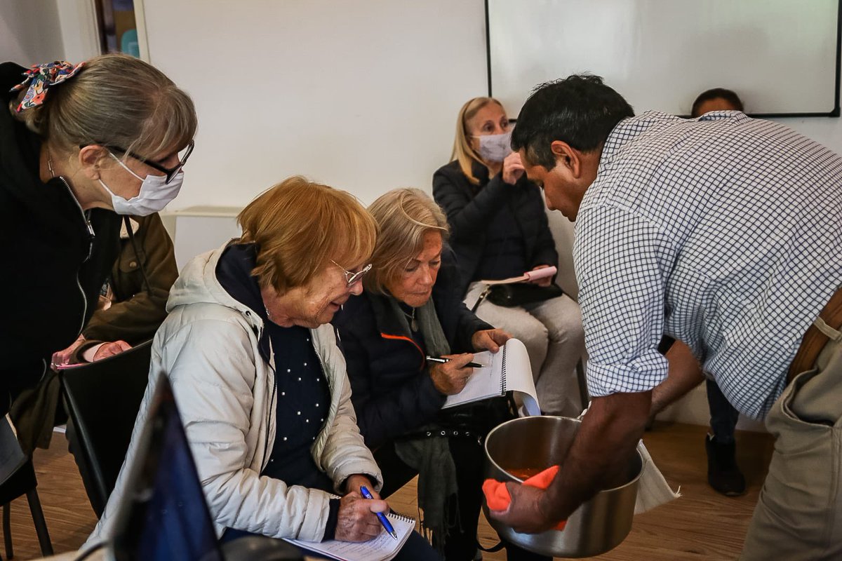 muni_pinamar's tweet photo. Esta tarde compartimos junto al @intaargentina y vecinos un taller de elaboración de dulces y mermeladas en el Centro de Innovación. ¡Gracias a todos los participantes! https://t.co/bhza4Eqp4B