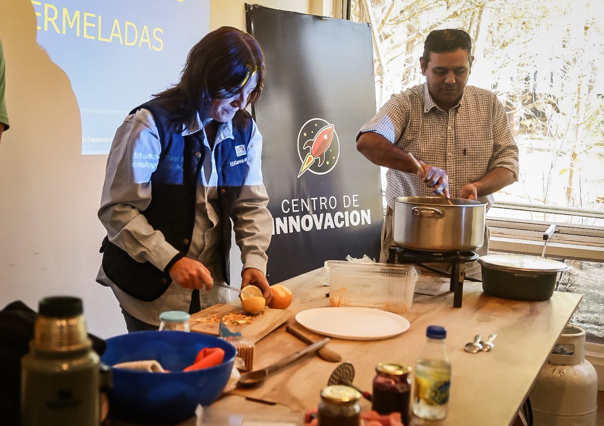muni_pinamar's tweet photo. Esta tarde compartimos junto al @intaargentina y vecinos un taller de elaboración de dulces y mermeladas en el Centro de Innovación. ¡Gracias a todos los participantes! https://t.co/bhza4Eqp4B