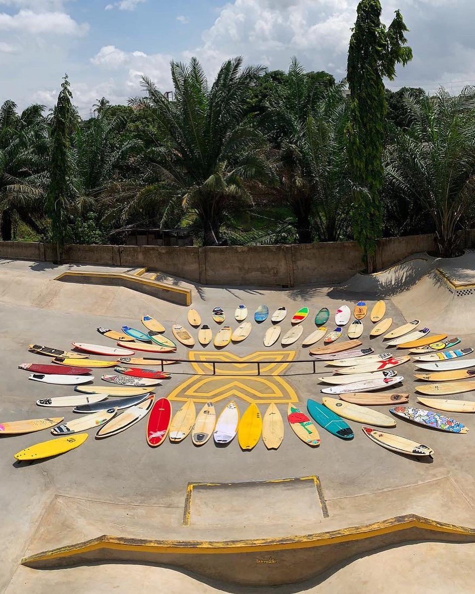 Surf_Ghana's tweet photo. FOR THE LOVE OF SURFING. 
We sent a message on LinkedIn 4 years ago. And this is what happened today in Ghana 😬🇬🇭
Thank you to Paddle Paddle Surf @convelio and the volunteers from 🇫🇷 involved https://t.co/XsyQXQAIcz
