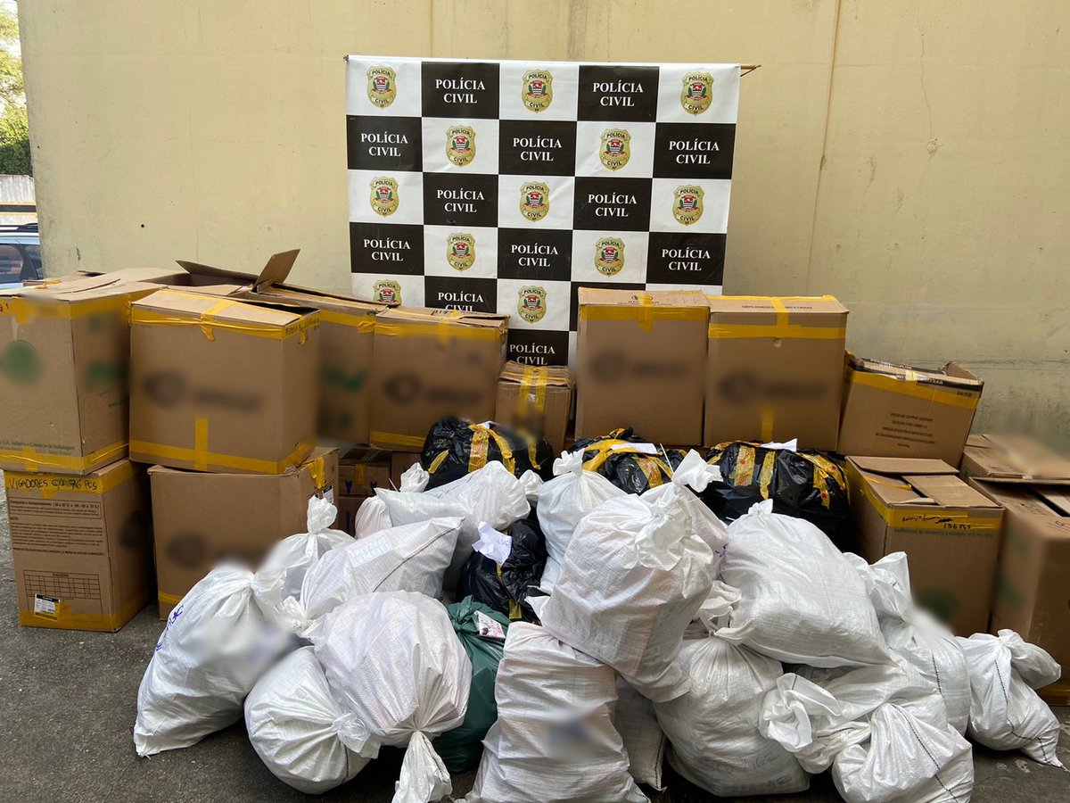 Policia_Civil's tweet photo. Polícia Civil apreende mais de 77.400 mil itens falsificados em um depósito na região central da Capital
https://t.co/4a0ozLt2VA
#dig #deic #policia #policiacivil_sp #investigacao #combateapirataria #delegacia #distritopolicial https://t.co/FfzcGSiJXI
