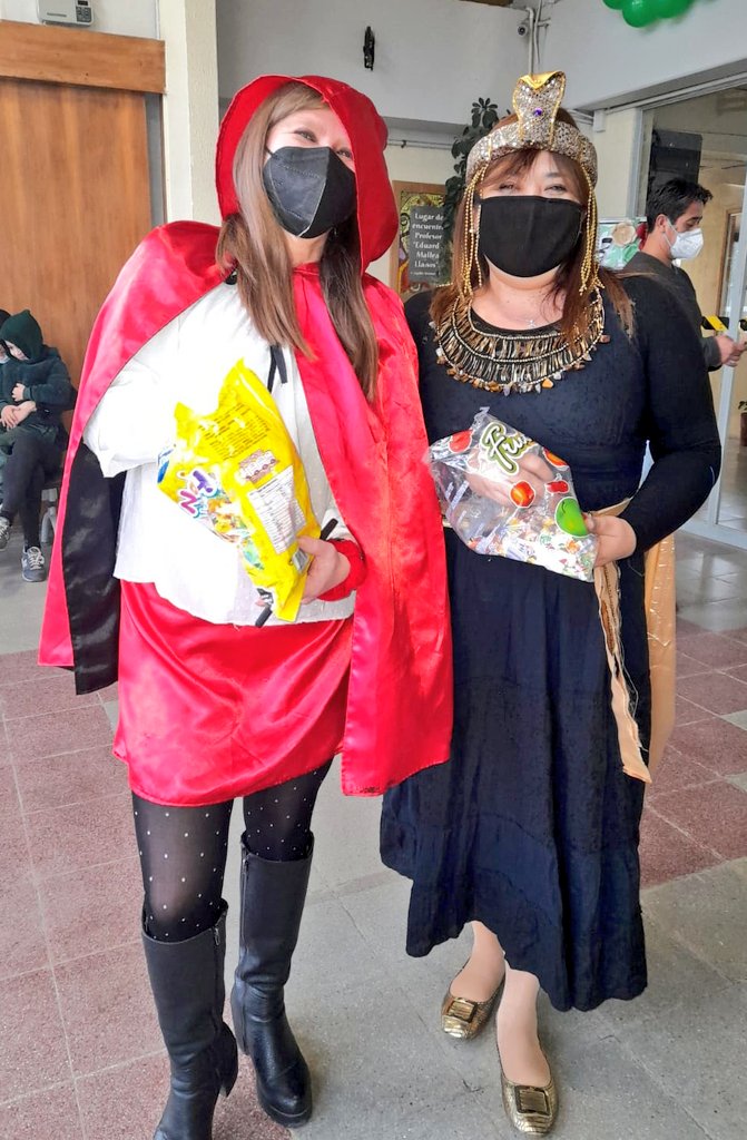colmelipilla's tweet photo. Hoy celebramos el Día del Estudiante, todo el personal de Colegio #Melipilla con mucha alegría para generar risas, baile y diversión a nuestros niños y jóvenes.
🎈🎉👍 https://t.co/dWeg5n83MO