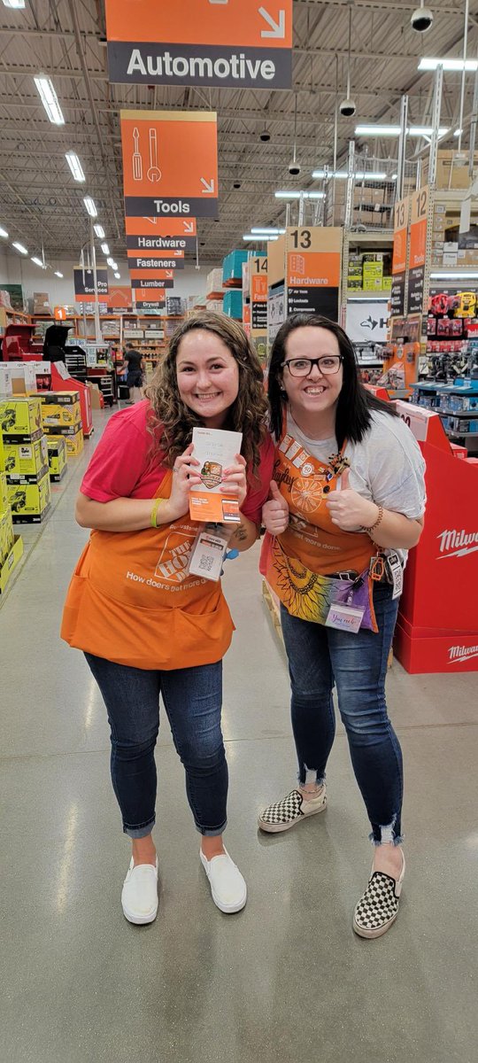 specialty6887's tweet photo. Elise (D31), Heather (D90), Ayden (D94), and Kim (D24) all celebrating Homer Milestones! Thank you all for your hard work and dedication to driving customer service! We appreciate you!! #6887 #TheHomeDepot https://t.co/VZoGSJPQbt