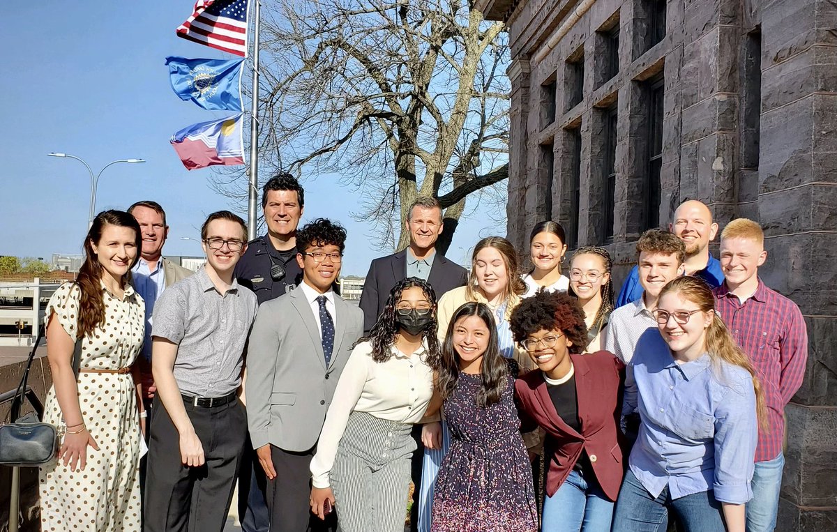 Congratulations to the participants of the inaugural Mayor’s Youth Council on a great year. Absolute superstar young people in this group and I’m thankful for all the time and energy they invested into this program! #onesiouxfalls #leaders