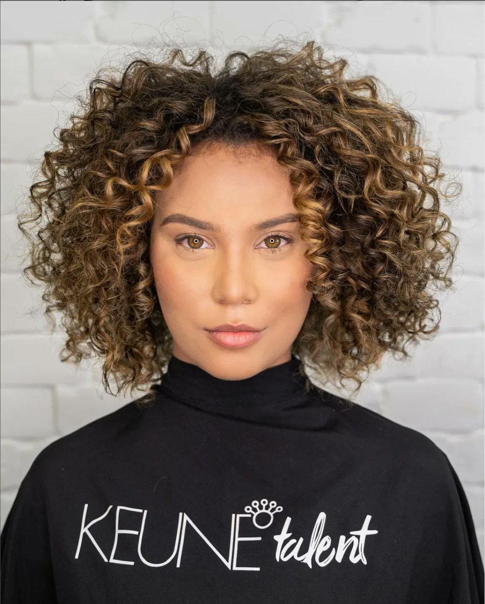 KeuneNAmerica's tweet photo. @millenapiinheiro knows how to get your curls glowing in time for summer. We love the way it adds dimension! #KeuneColor #curlyhair
CLICK HERE:https://t.co/I7aAGj9iYr https://t.co/RqOCzLbGhE