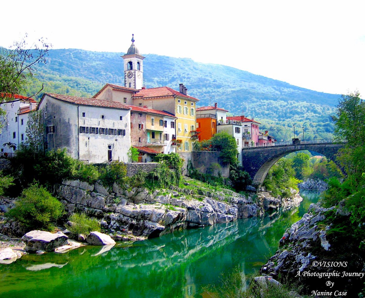NanineCase's tweet photo. A blend of Slavic, Germanic, and Italian cultures. Majestic mountains, lush green forests, medieval castles, villages with more charm than the eye can process, and a people who know the art of setting a table and pleasing the palate -THAT'S SLOVENIA! https://t.co/L8xBVozaoJ https://t.co/9EEaSsExYT