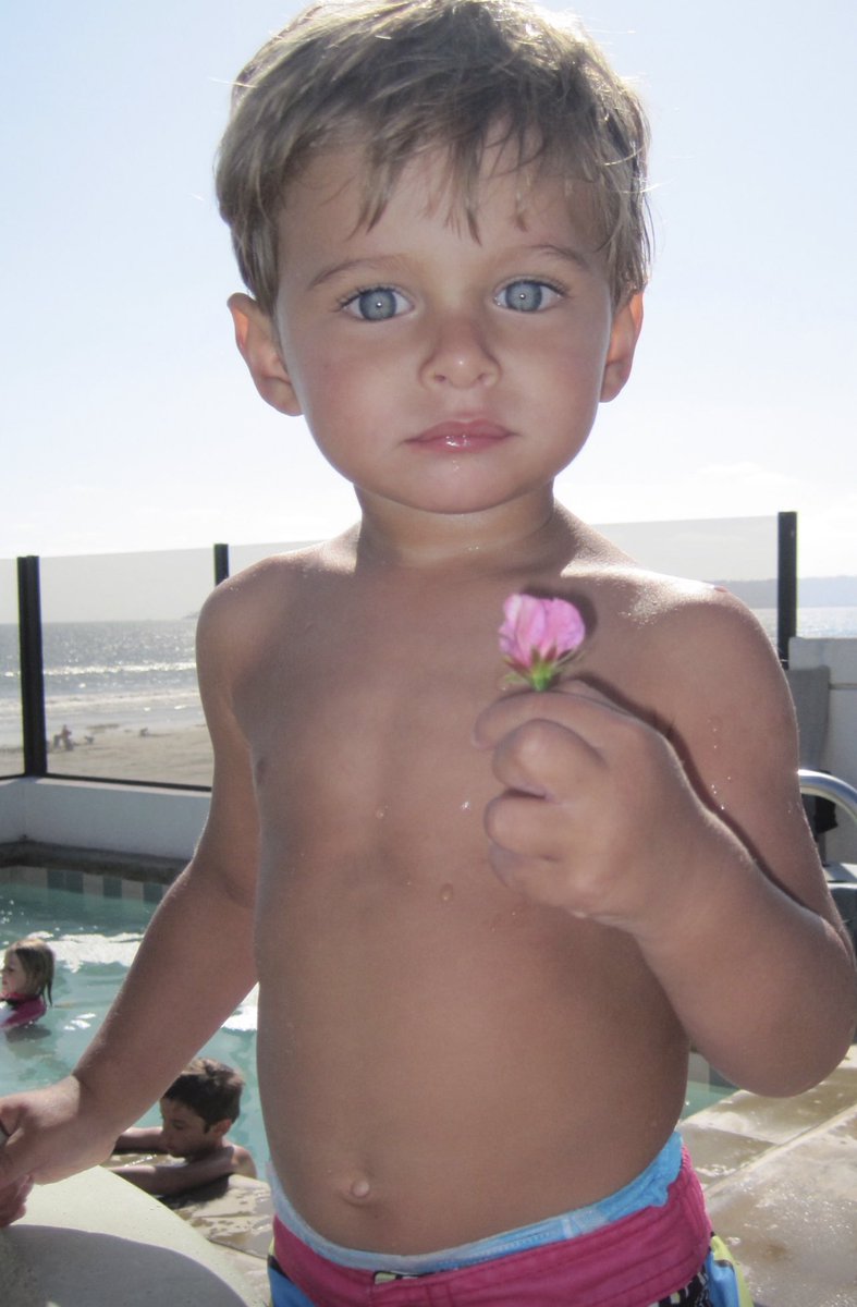 rockstarronan tweet picture