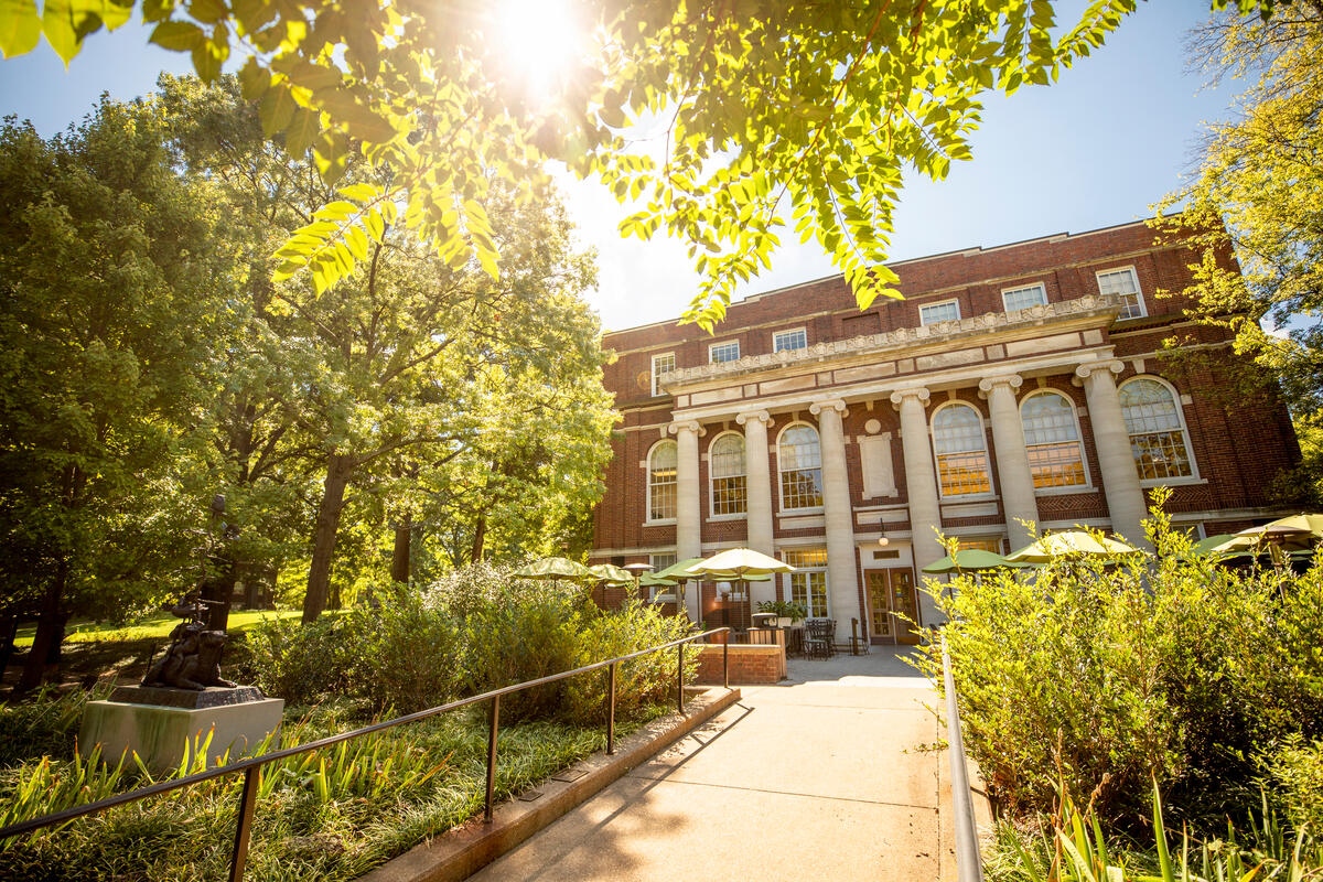 VandyLibraries's tweet photo. Be sure to check our website for our summer hours! https://t.co/m85NAKHFOv

#VandyLibraries https://t.co/pQQJx7C92U