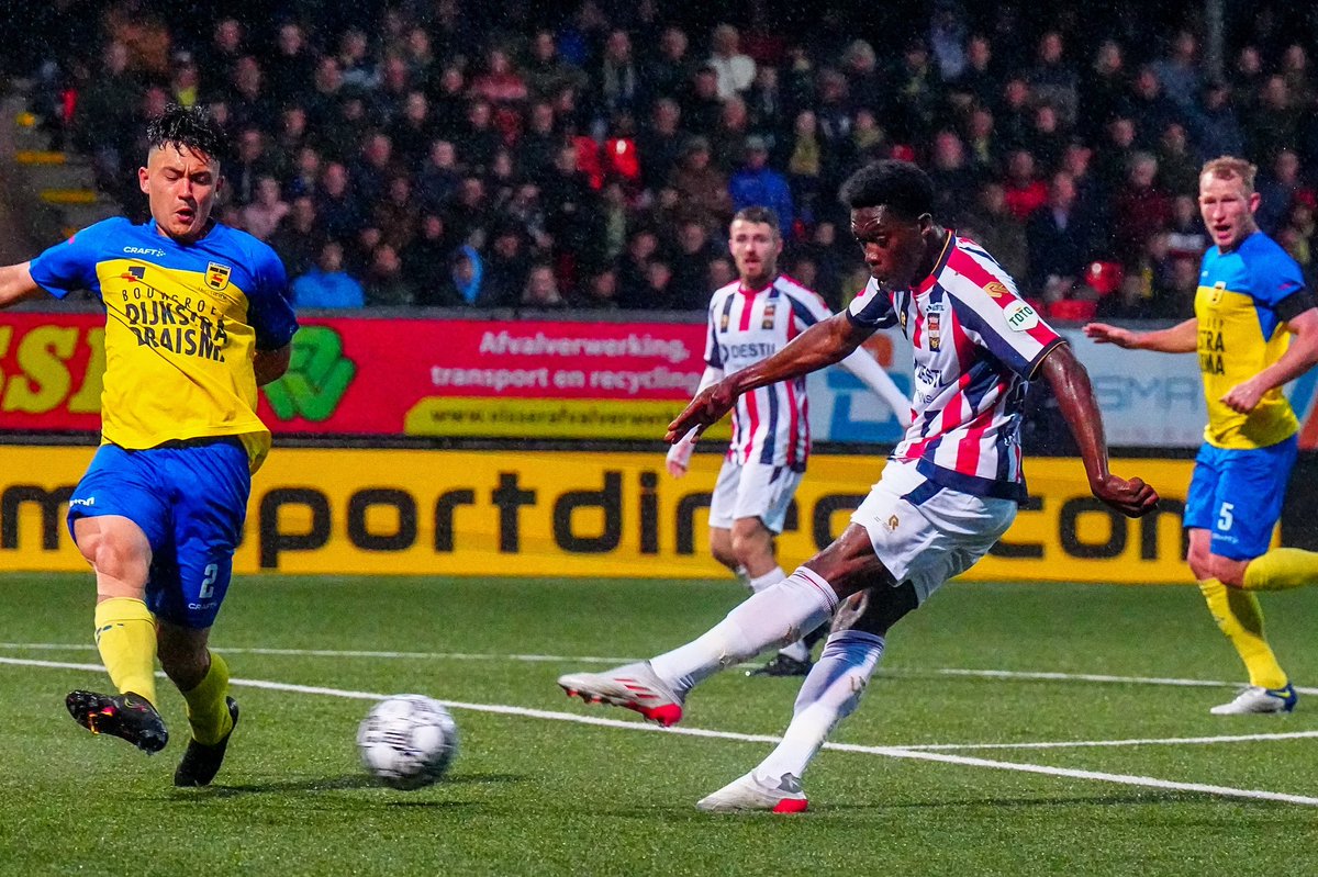 supclubwII's tweet photo. Willem II mag blijven hopen op nog een seizoen Eredivisie voetbal na gelijkspel bij Cambuur (1-1), maar heeft zondag tegen FC Utrecht een overwinning en het nodige geluk op de andere velden nodig voor handhaving/play-offs.
Foto’s: Geert van Erven
#SCWillemII #SCWII https://t.co/hxyP5yvQqF