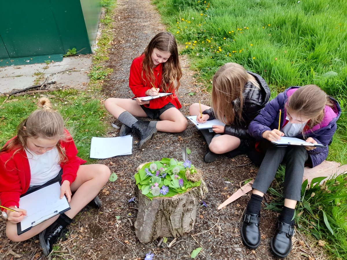AcademyWalton's tweet photo. Year 5 from Hepworth class enjoyed creating nature art this morning, they did a great job, well done 👏 
                ☘🍀🌼🌺🪵
#WPAArt
#WPAOutdoorlearning
#nature 
#art
@WatertonTrust 
@WkfdOfficial https://t.co/fhsV5OmyVF