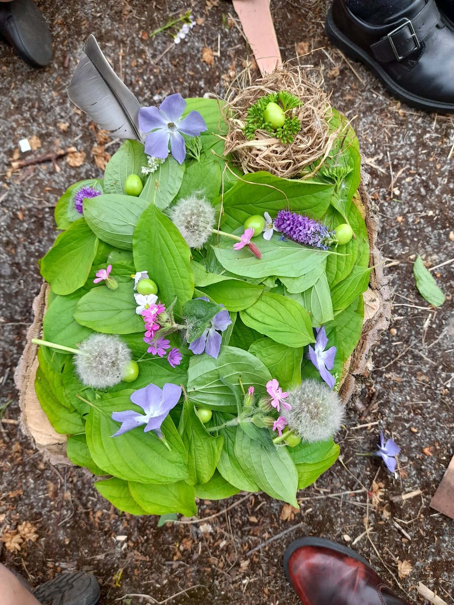 AcademyWalton's tweet photo. Year 5 from Hepworth class enjoyed creating nature art this morning, they did a great job, well done 👏 
                ☘🍀🌼🌺🪵
#WPAArt
#WPAOutdoorlearning
#nature 
#art
@WatertonTrust 
@WkfdOfficial https://t.co/fhsV5OmyVF