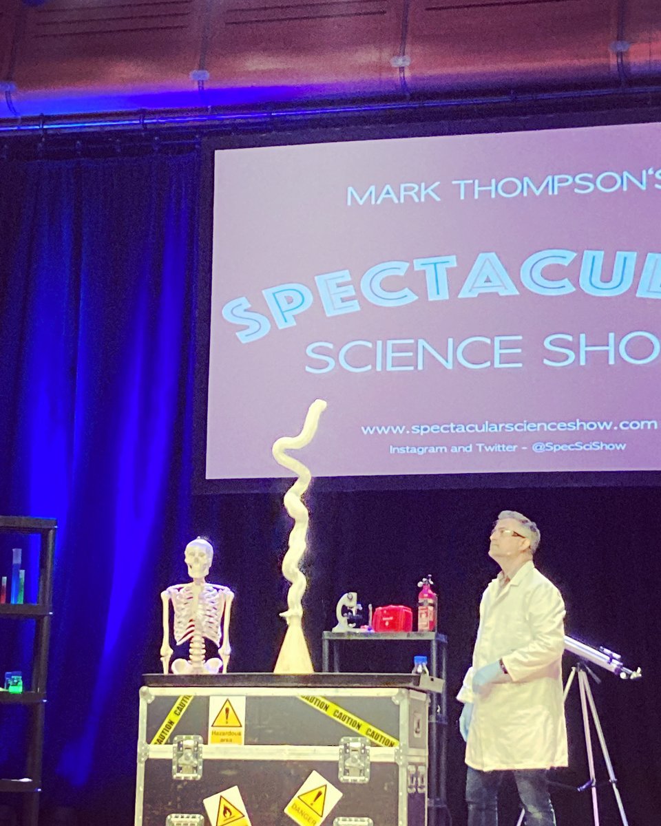 Astronomer_Mark's tweet photo. Got a budding mini-scientist at home? Checkout how they can make their own (safe) "elephant's toothpaste" experiment using household ingredients https://t.co/r64m6NAkxY  #SpectacularScience https://t.co/wpZvoiQ9Ow