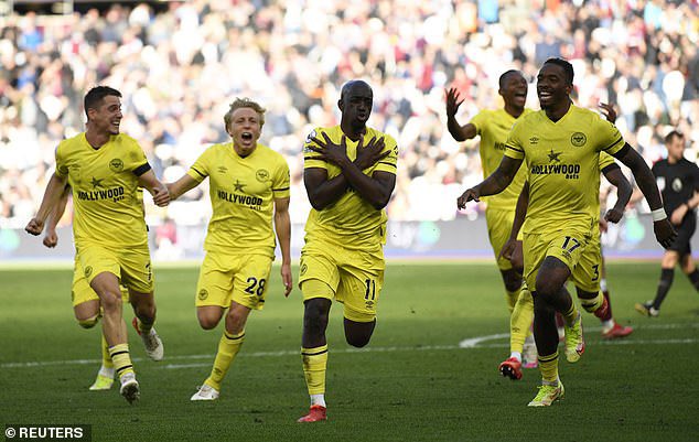 TW8 CASUALS 🔴⚪️🔴 tweet media