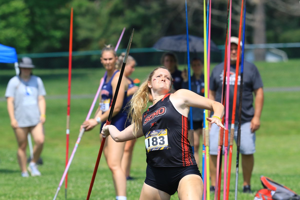 MARYSA FLIEG is the 2022 OVC JAVELIN 🥇 CHAMPION!!! 

Flieg, a freshman from Ste. Genevieve, Missouri, posted a mark of 45.22m on her first attempt Wednesday to capture the title. 

#LetsSoar | #OVCit