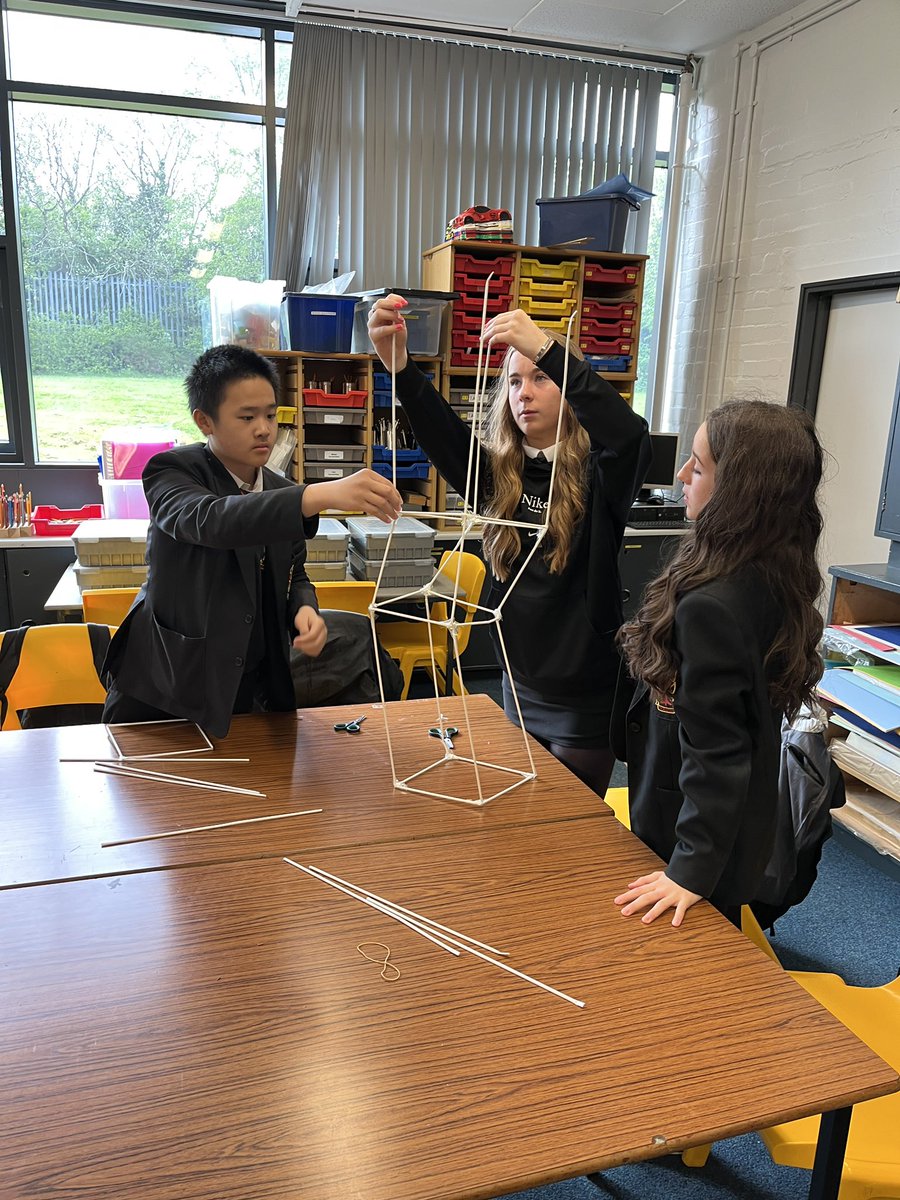 “Braidhurst Bridges” is back. S1 Pupils worked in teams to build towers out of paper straws then designed &amp; built bridges using <a href="/KNEX/">K'NEX Brands</a> in just 25 mins! Excellent job 👏 <a href="/braidhurst/">braidhursthighschool</a> <a href="/HT_Braidhurst/">Tracey McDermott</a> <a href="/MrMPaterson/">Mr M Paterson</a> <a href="/ConboyMr/">Mr Conboy</a> @misslyttlePE