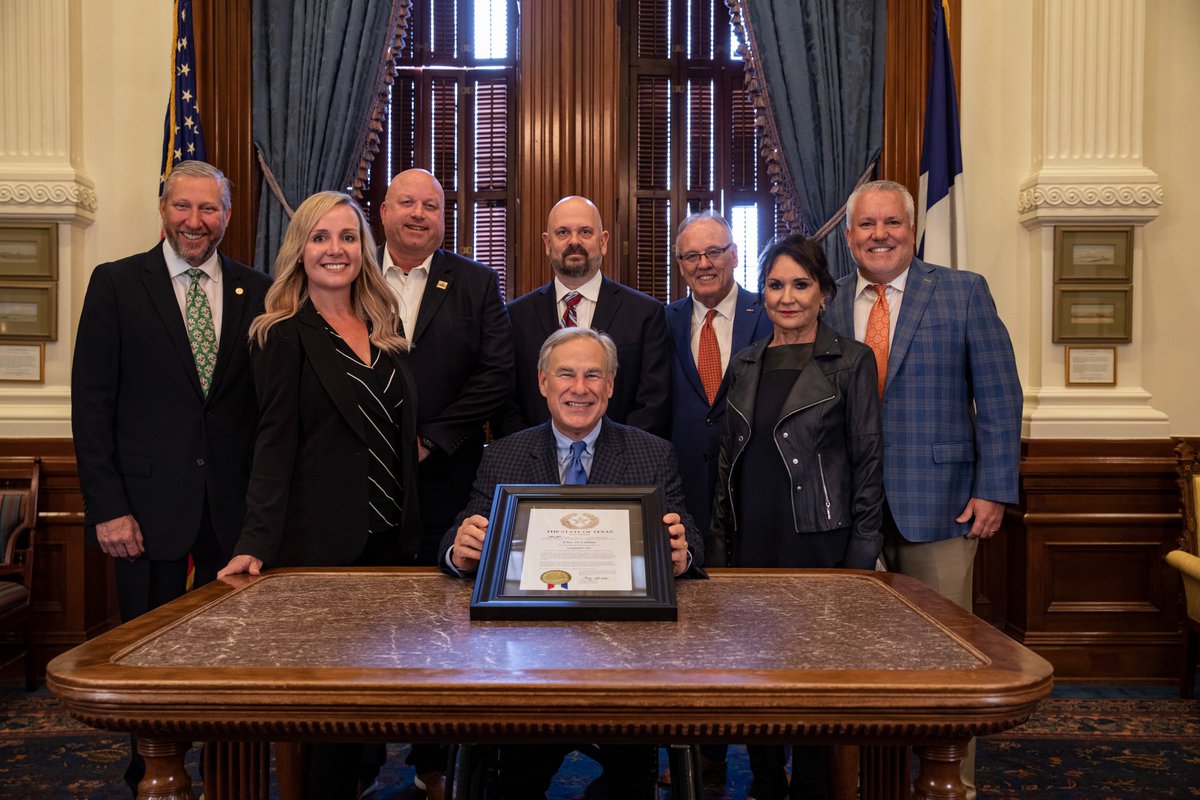 GovAbbottPress's tweet photo. Welcomed local officials from @celina_texas today to the State Capitol in recognition of the city’s recent Gigabit City designation! 
 
Technology &amp; high-speed internet are essential to building brighter futures for the people of Celina &amp; all Texans. #txlege https://t.co/pfr0xdBH2d