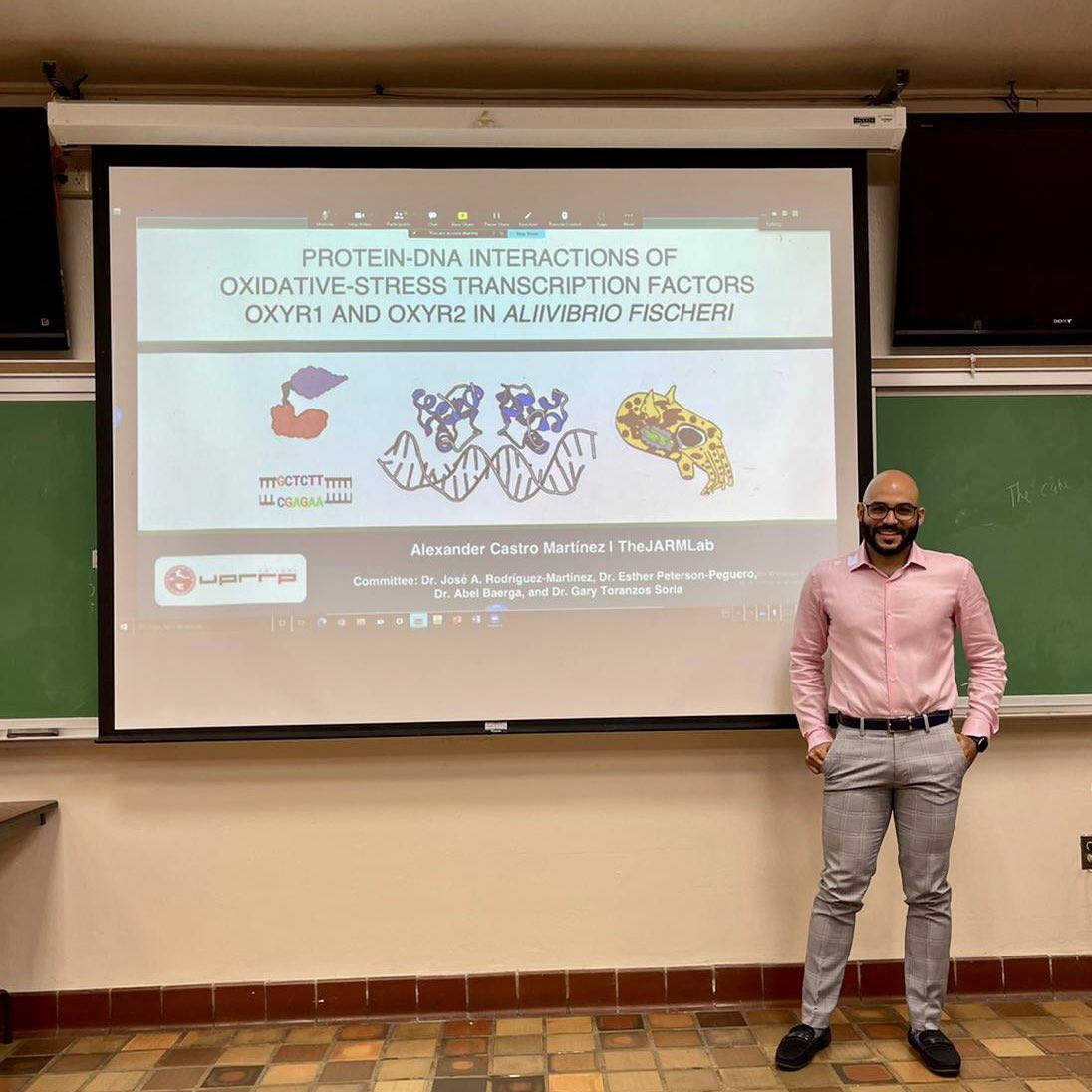 josarc's tweet photo. It’s official! @Vyse505 successfully defended his MS thesis today becoming the 1st graduate of the @theJARMlab. Best wishes on the new adventures. 🎉🧬 https://t.co/LyO13fZPS1