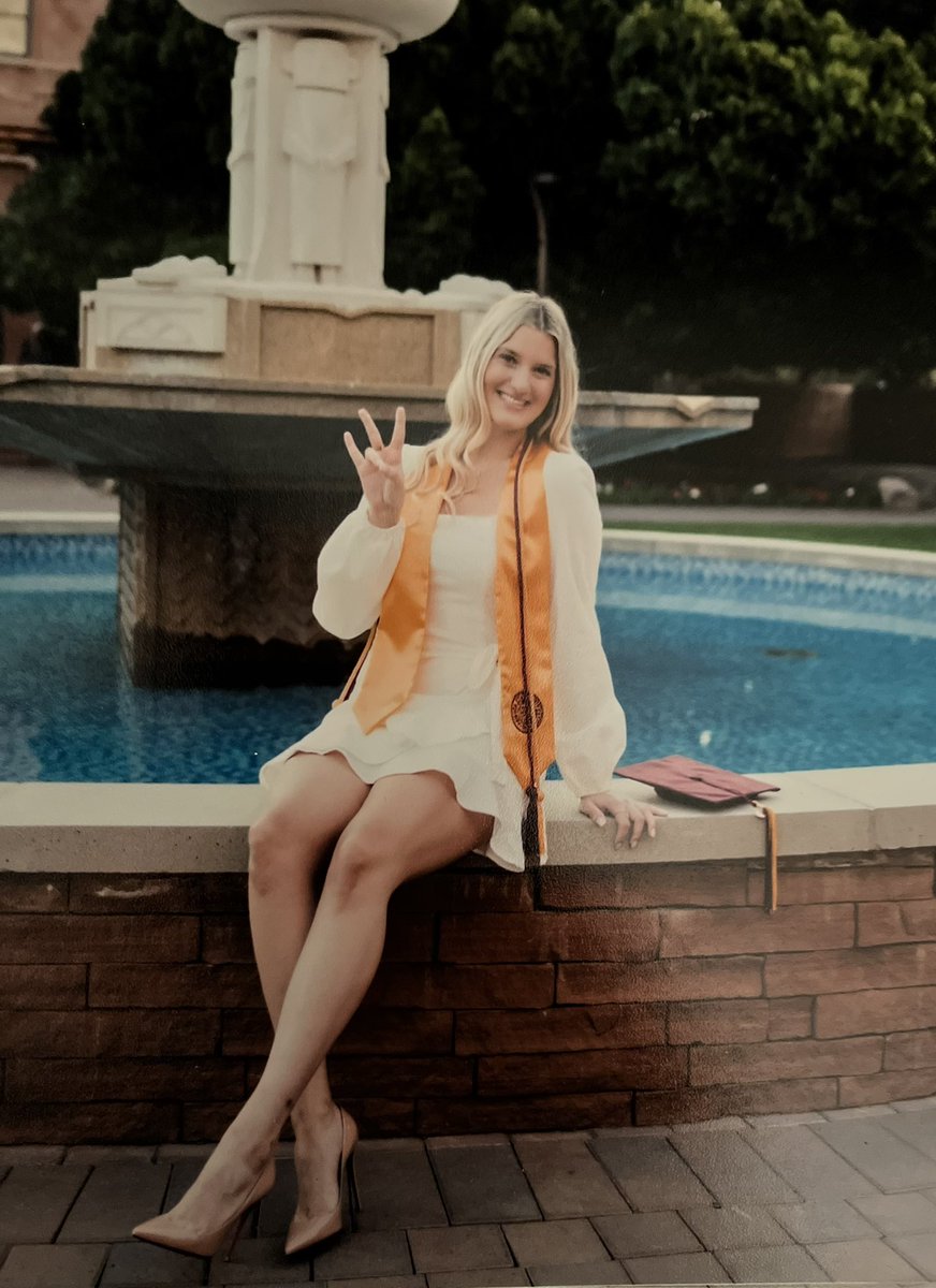 JimSim33's tweet photo. Congratulations graduates! So proud of you Kaylee! Love Mom and Dad #ASUgrad https://t.co/SLHw4bPvgQ