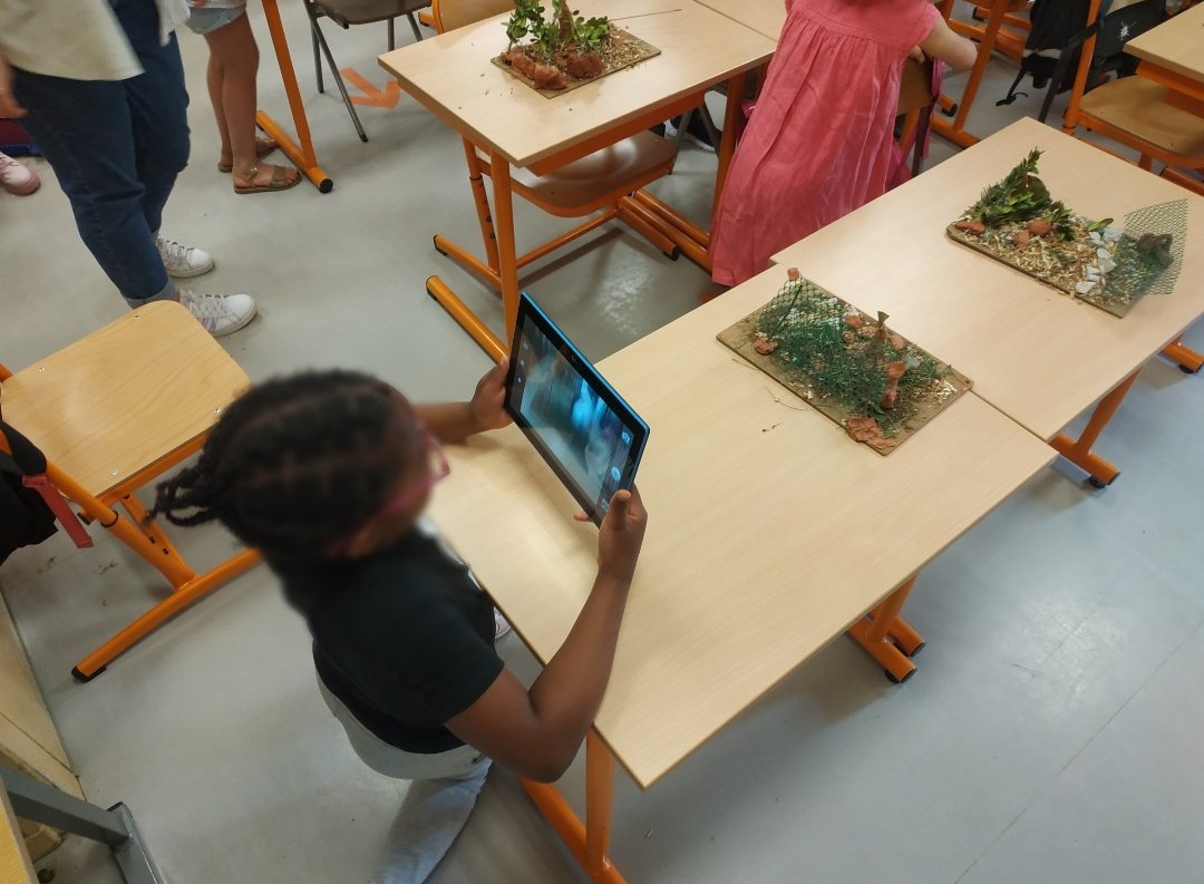 Circo_pre16's tweet photo. Projet des #CP autour de l'aménagement de la cour de récréation de l'école #Ronsard #Angouleme @dsden16

#Francais #QuestionnerLeMonde  #StructurationDeLEspace
- Faune &amp; flore de l'environnement proche de l'école,
- Plans et maquettes,
- Création de courtes vidéos sur tablettes https://t.co/tx8zysEOqD