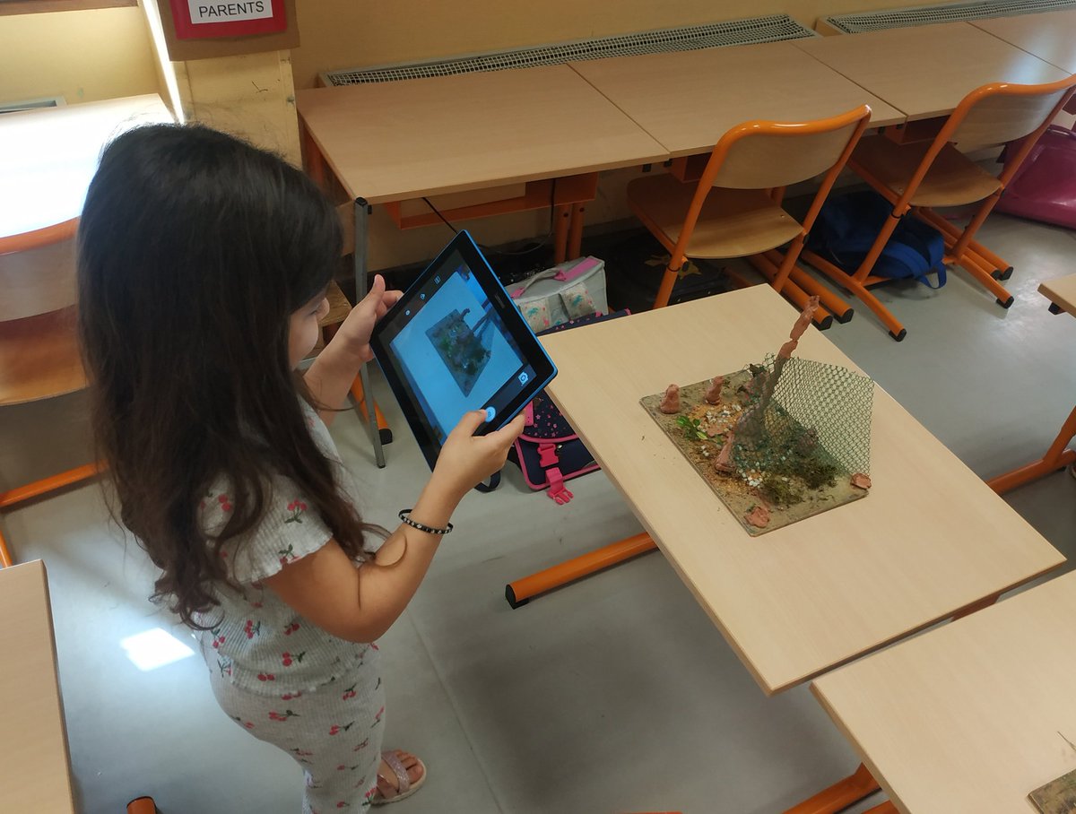 Circo_pre16's tweet photo. Projet des #CP autour de l'aménagement de la cour de récréation de l'école #Ronsard #Angouleme @dsden16

#Francais #QuestionnerLeMonde  #StructurationDeLEspace
- Faune &amp; flore de l'environnement proche de l'école,
- Plans et maquettes,
- Création de courtes vidéos sur tablettes https://t.co/tx8zysEOqD