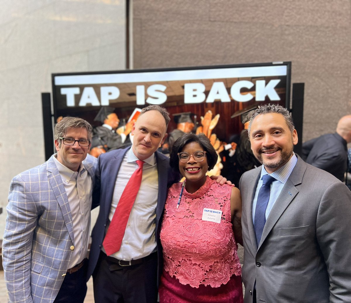 DASNY_President's tweet photo. It was my pleasure to celebrate the restoration of the Tuition Assistance Program (TAP) for incarcerated people. Thanks to @GovKathyHochul and those who pushed to make this a reality, 

(1/2) https://t.co/PCHSuAICdd