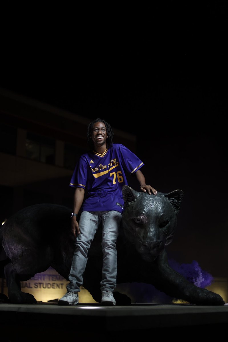 KNance_4's tweet photo. May 14…can’t wait

✅ B.S. Digital Media Arts 
✅ Dance Committee head for The Marching Storm
✅ Phi Beta Sigma Fraternity Inc.
✅ Full Time Secured
✅ Founder of @DreDesigns_2
#PVAMUGrad #HBCUgrad https://t.co/YpUUSUn76V