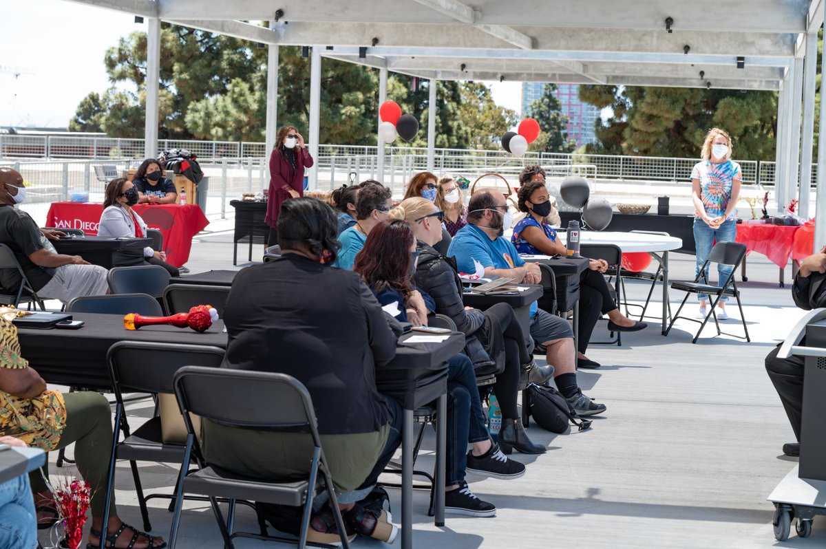 sdcitycollege's tweet photo. π πCongrats to 2022 DSPS Graduates! π π Photos from today's celebration.
#sharecity #iamcitycollege https://t.co/0vcOUfM4bd