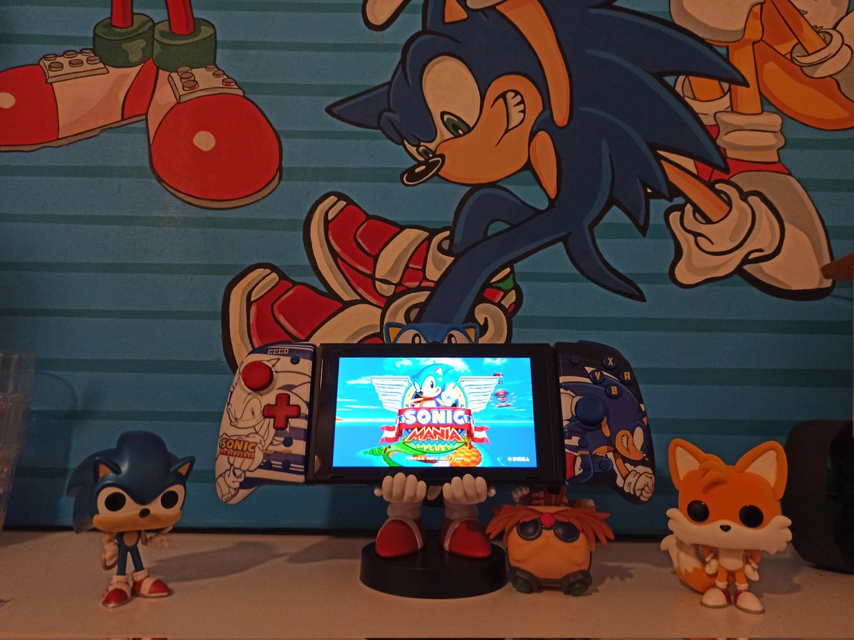 gamathecast's tweet photo. I'm a child.

#sonic #sonicthehedgehog #horipad #hori #funkopop #cableguys #sega https://t.co/isAtl3IuDr