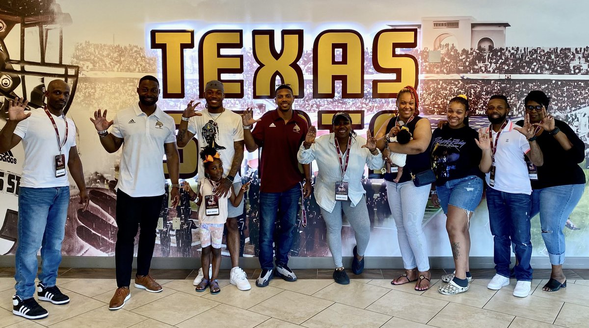 OfficialCBrown1's tweet photo. After a great visit im extremely blessed to receive an offer from @TXSTATEFOOTBALL https://t.co/QVDAGab1S3
