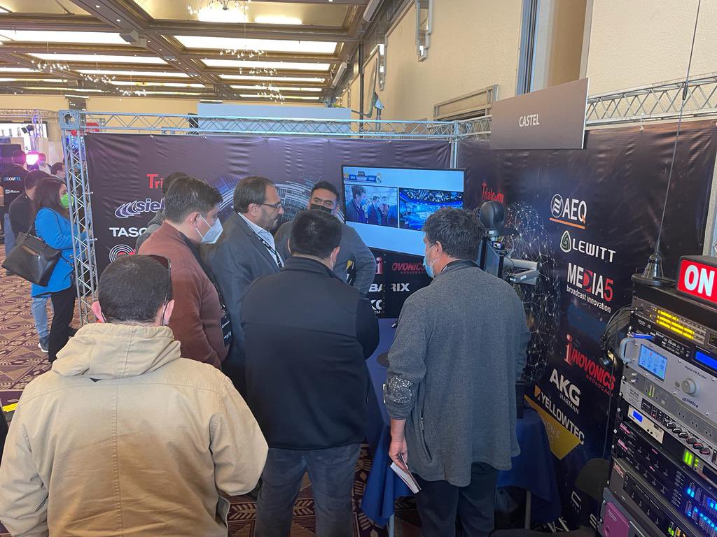 CastelBroadcast's tweet photo. Hoy ya es el último día de @tecomtel pero al igual que ayer hemos seguido recibiendo a todos quienes han pasado a visitar nuestro stand.

#Castel #Broadcast #Tecomtel https://t.co/jI5sy1l8R9