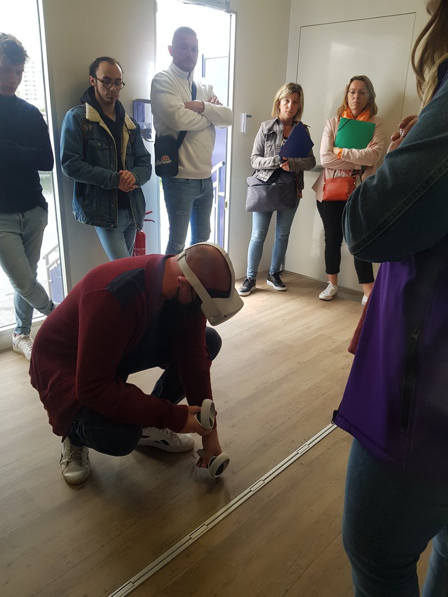 "Les Hauts-de-France sont une terre d'#Industrie"
Très heureux de permettre aux demandeurs d'emploi du #Boulonnais de découvrir <a href="/LaFabrique4/">La Fabrique</a>.0
Ouvrir les champs du possible pour grandir dans un secteur d'excellence @UimmDe, @poleemploi_HDF,<a href="/hautsdefrance/">Région Hauts-de-France</a> <a href="/DominiqueGhys/">Ghys dominique</a> <a href="/LEMERY_C/">Christelle LEMERY</a>