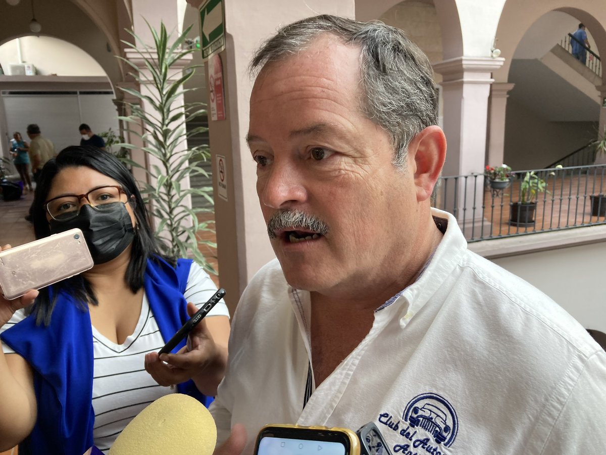 El Club del Automóvil Antiguo de Xalapa acusó que el <a href="/GobiernoVer/">Gobierno de Veracruz</a> no ha emitido un reglamento para la entrega de placas especiales para vehículos antiguos

 Automóviles antiguos no pueden circular al no pasar la verificación

#SinMurosNoticias 
bit.ly/3yscng3