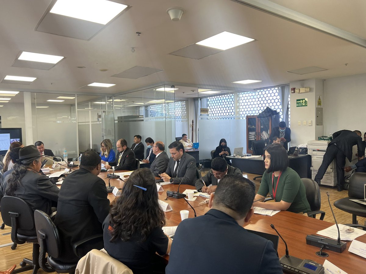 Escuchar a nuestros ciudadanos es nuestra obligación! 

Comparece #EdisonUrgiles, Vocal del #GAD de #Molleturo quien expone la realidad en la que vive nuestra parroquia.

Seguiremos luchando con <a href="/Rodrigo_Fajar12/">Rodrigo Fajardo</a> por nuestro pueblo hasta que se cumpla con sus derechos.

#SomosID🍊