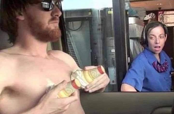 BorrachinhaMMA's tweet image. After drunk adesanha TitShake