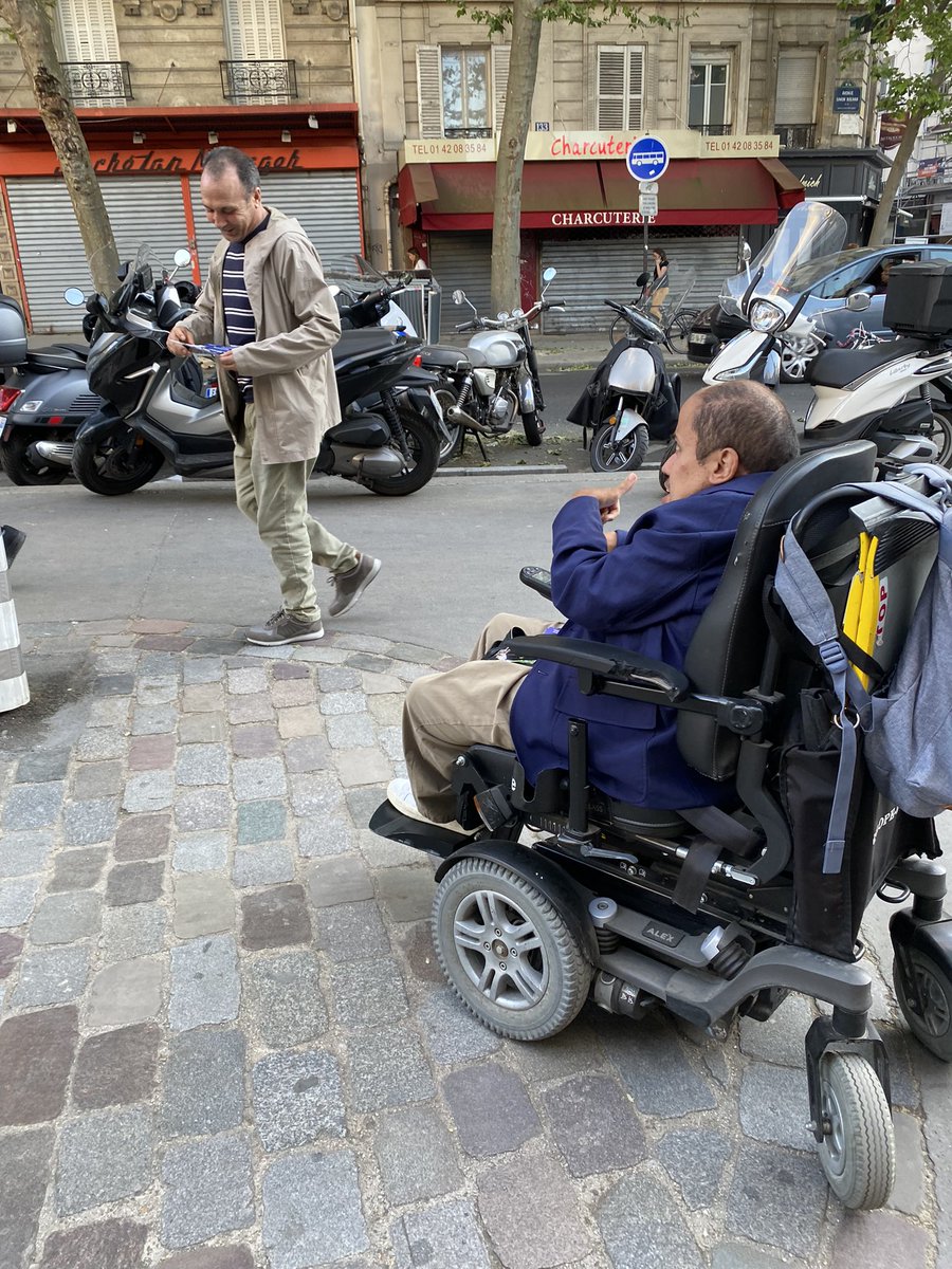 yanisbacha's tweet photo. À la rencontre des habitants de #Paris19 et des leurs idées pour construire ensemble la #MajoritePresidentielle.

#JeRouleAvecYanis #Circo7516 https://t.co/m3TnjSkojc