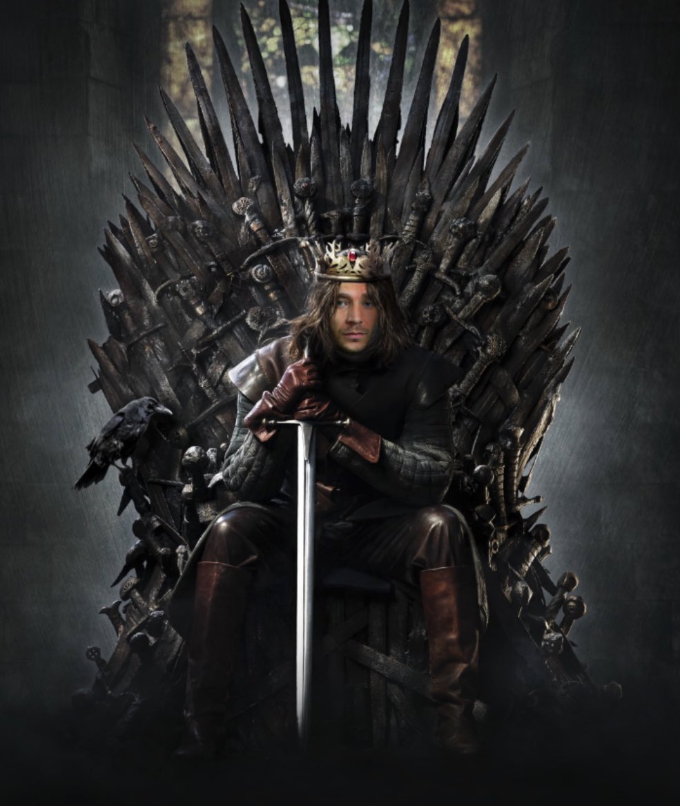 Hann kom hingað frá Serbíu,
Damir Damir,
og endaði í Breiðablik,
Damir Damir.
Hann skallar allt úr vörninni,
og hatar alla í Stjörnunni 💚
Damir Damir,
kóngur i Breiðablik.
Trallalalalala 💚💚💚
<a href="/damirmuminovic/">damir muminovic</a>