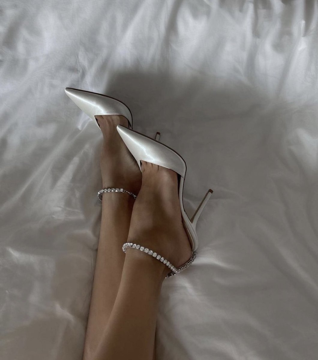 badestoutfit's tweet photo. jimmy choo https://t.co/W5aLfHKBj2