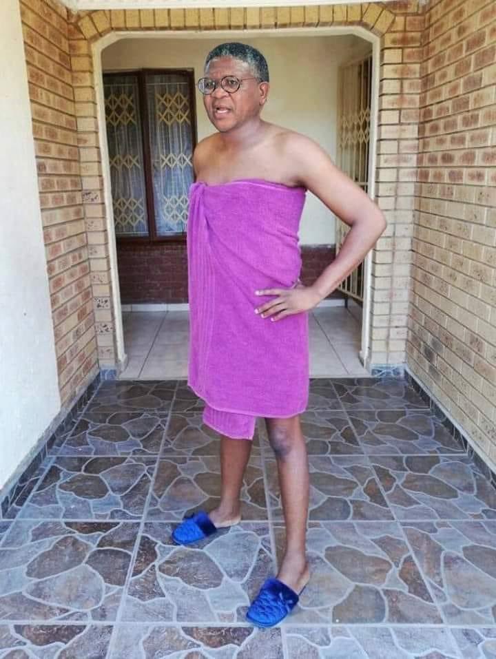 AphiweCandice's tweet photo. @Thandek37605260 @Nonhlanhla_12 Ft bakhiphana ukusa😅 https://t.co/sa2txuGO6p